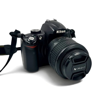 Зеркальный фотоаппарат Nikon D5000