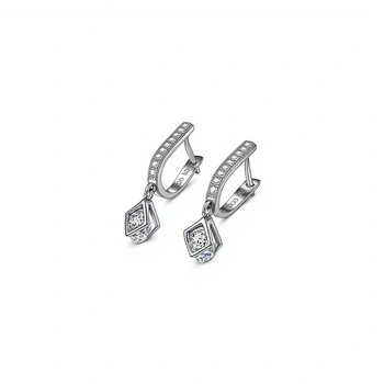 Серьги с Фианитами, серебро I категория 925, вес 2.7 г.