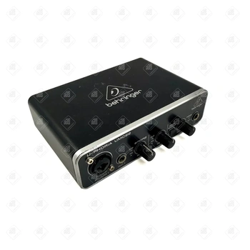 Звуковая карта Behringer UMC22