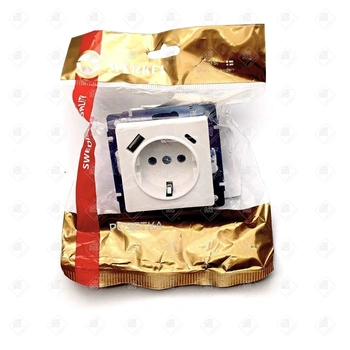 Розетка с заземлением, шторками и USB тип А+С Werkel