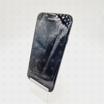 Смартфон Samsung Galaxy J7 (2017)