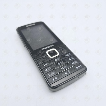 Телефон Samsung GT-S5611