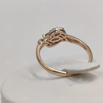 Кольцо с бриллиантами и изумрудом, золото 585 (14K), вес 2.48 г.