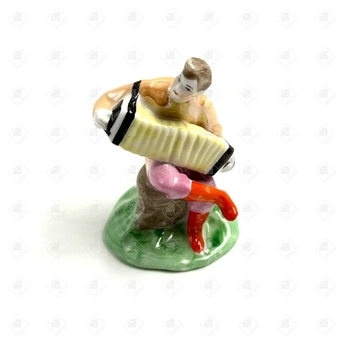 Фарфоровая статуэтка "Русский перепляс" Гармонист 