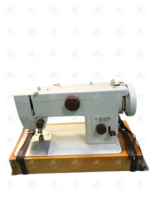 Швейная машина Чайка 134