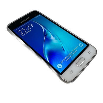 Смартфон Samsung Galaxy J1 (2016)