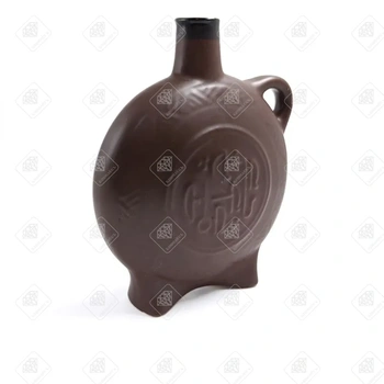 Глиняный кувшин для вина