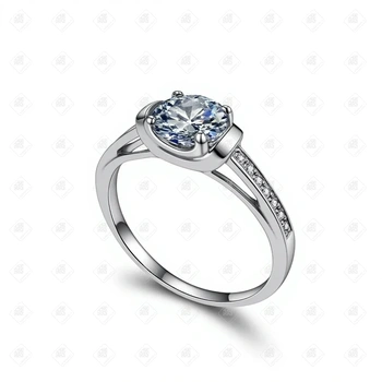 Кольцо с фианитами , серебро I категория 925, вес 1.82 г.