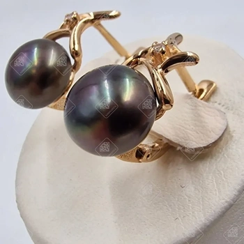 Серьги с черным жемчугом и фианитами, золото 585 II Категория, вес 6.48 г.