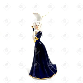 Фарфоровая статуэтка Девушка в синем платье 