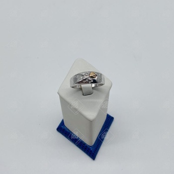 Кольцо с вставкой золота и бриллиантов 1Бр Кр17 0.004ct 2/2а, серебро I категория 925, вес 2.73 г.