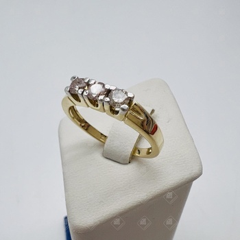 Кольцо с бриллиантами 
3Бр Кр57 0,38ct 6/7а, золото 585 II Категория, вес 3.07 г.