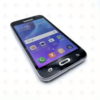 Смартфон Samsung Galaxy J1 (2016)