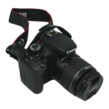 Зеркальный фотоаппарат Canon eos 600d