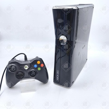 Игровая приставка XBOX 360